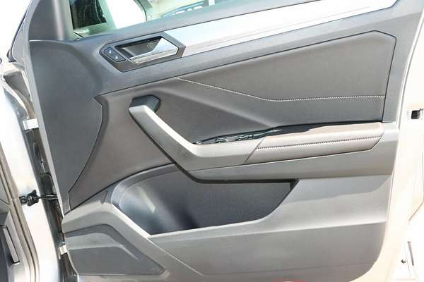 2025 Volkswagen T-Roc 110TSI Style D11