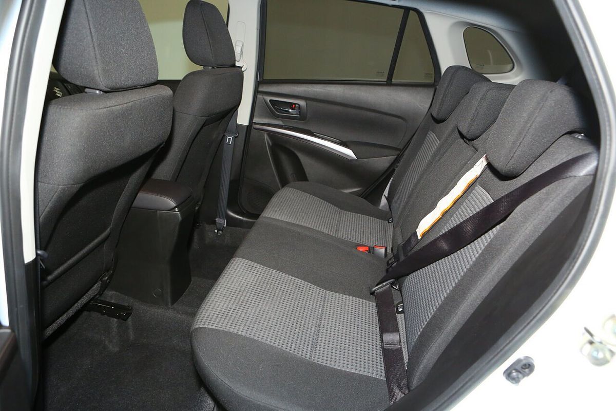 2024 Suzuki S-Cross JYB