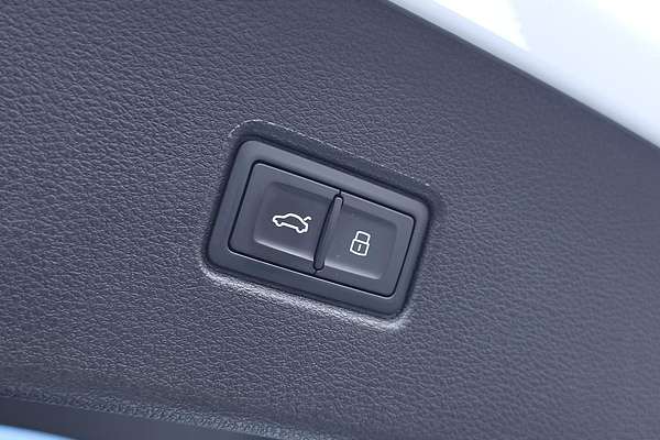 2022 Audi Q5 40 TDI S line FY