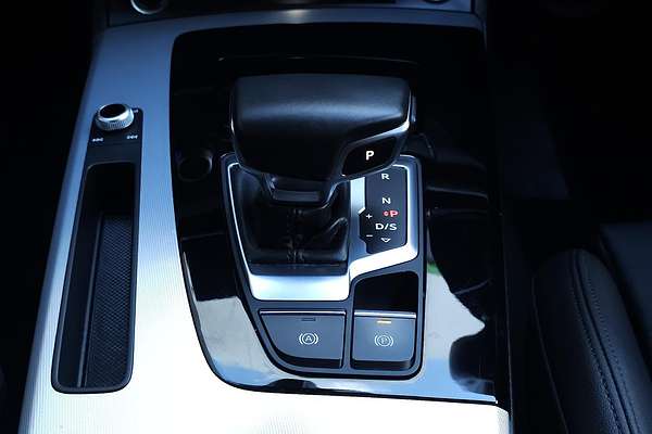 2022 Audi Q5 40 TDI S line FY