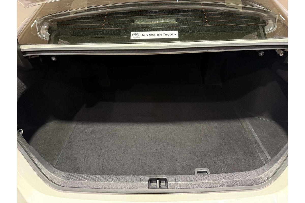 2019 Toyota Camry Ascent AXVH71R
