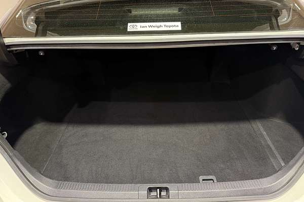 2019 Toyota Camry Ascent AXVH71R