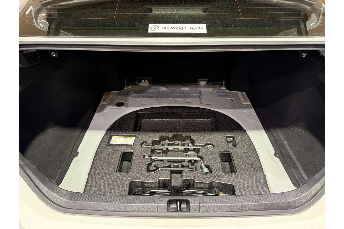 2019 Toyota Camry Ascent AXVH71R
