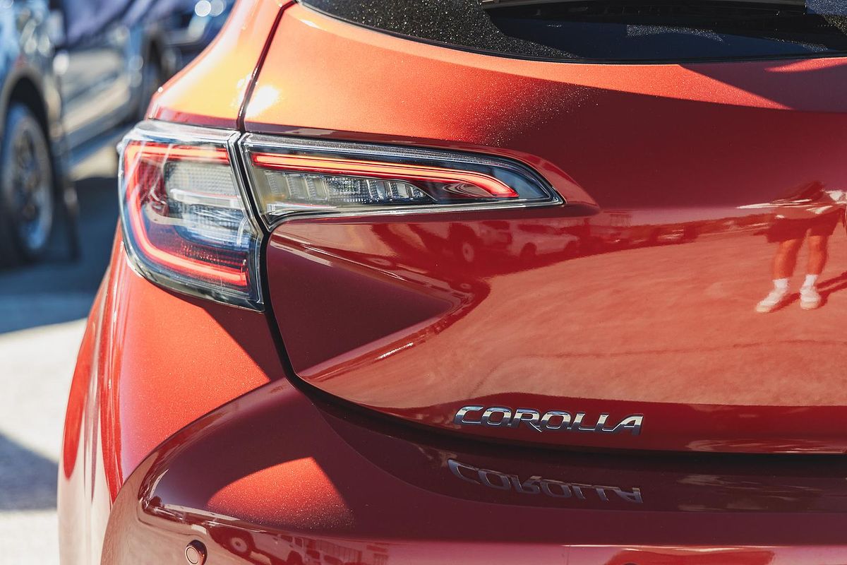 2019 Toyota Corolla ZR Hybrid ZWE211R