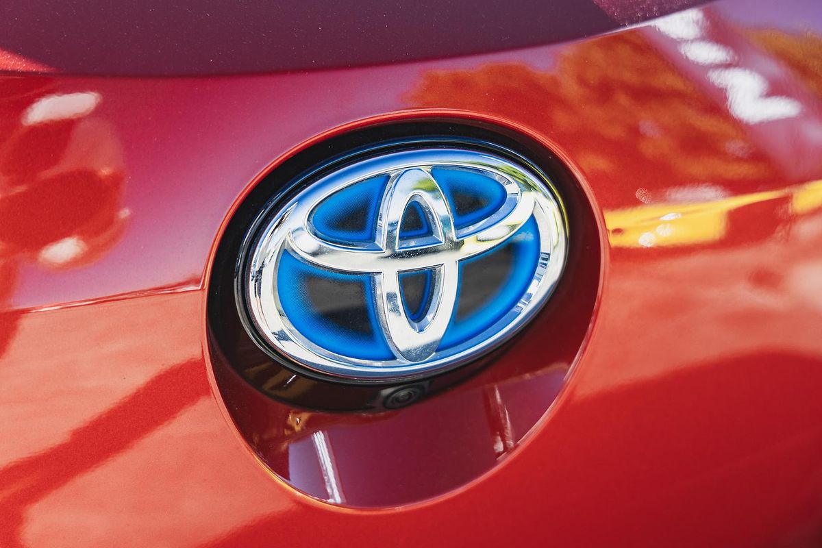 2019 Toyota Corolla ZR Hybrid ZWE211R