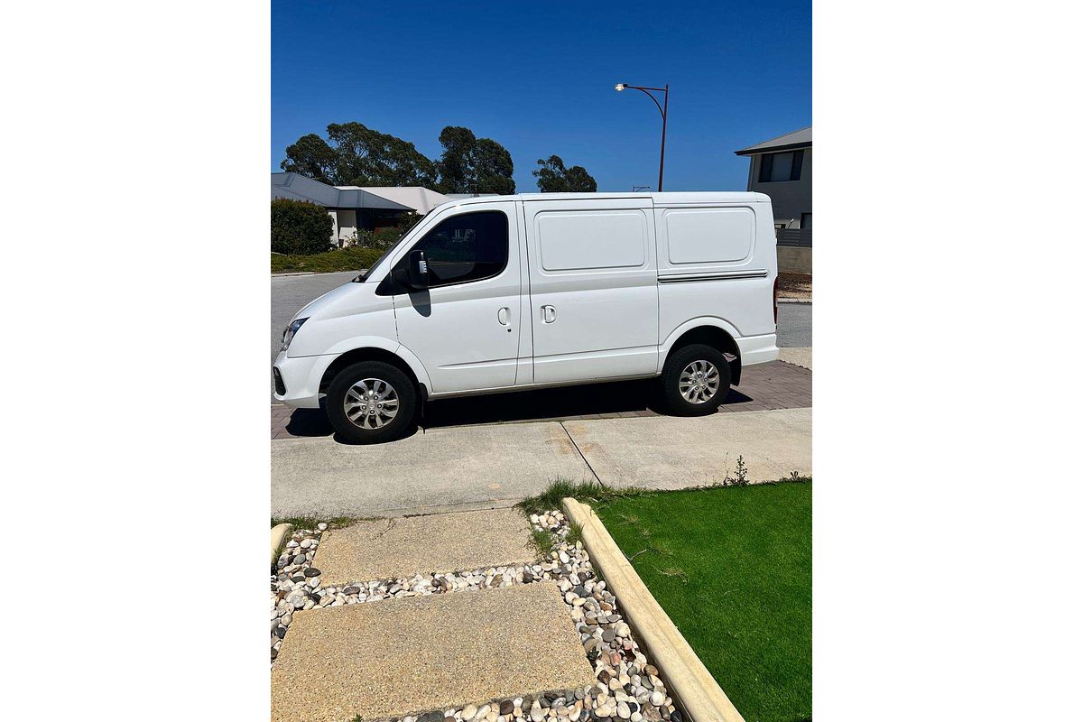 2022 LDV V80   SWB