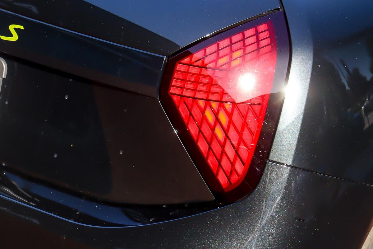 2025 MINI Cooper SE Favoured J01