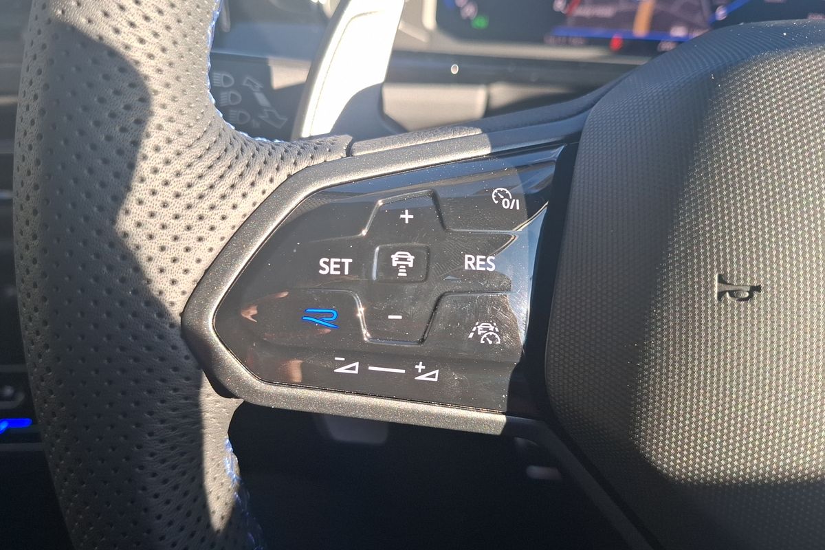 2025 Volkswagen T-Roc R D11