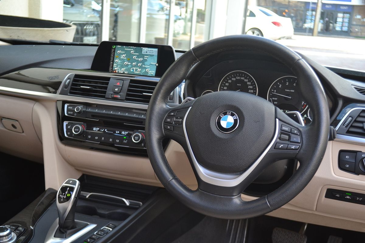 2017 BMW 3 Series 320i Luxury Line F31 LCI
