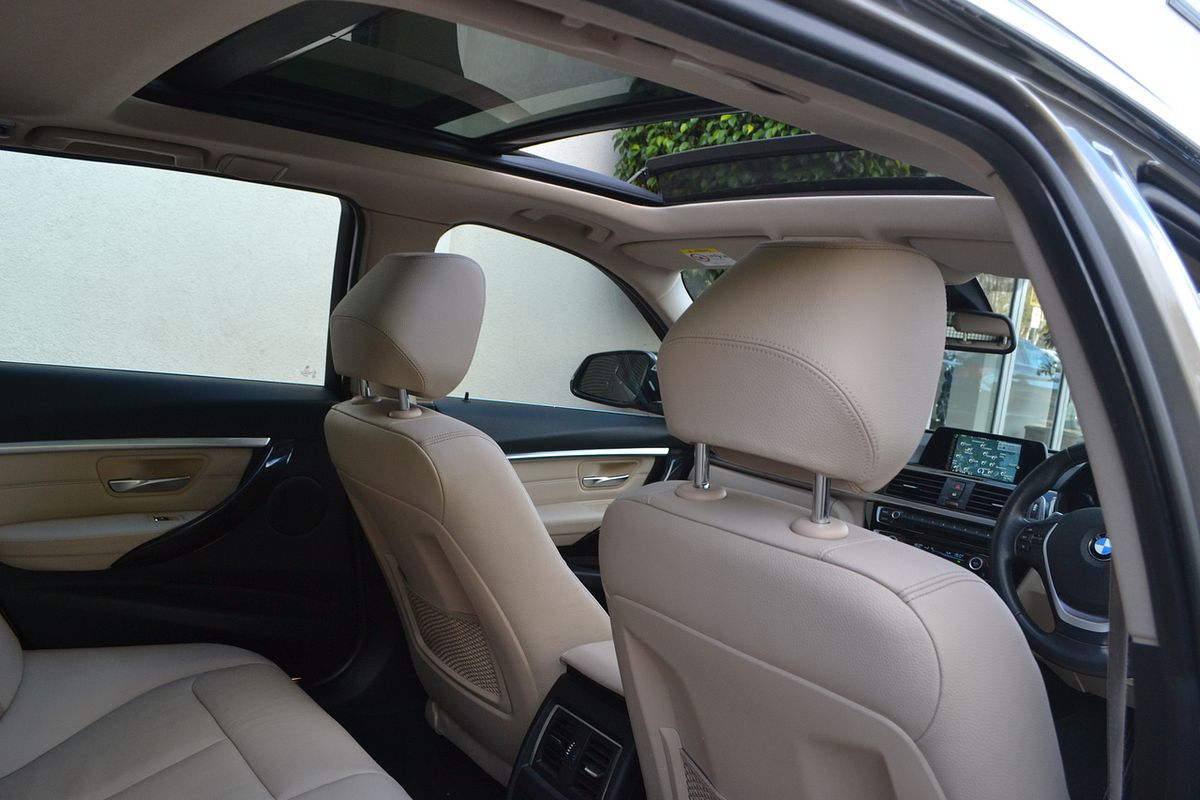 2017 BMW 3 Series 320i Luxury Line F31 LCI