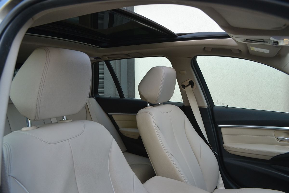 2017 BMW 3 Series 320i Luxury Line F31 LCI