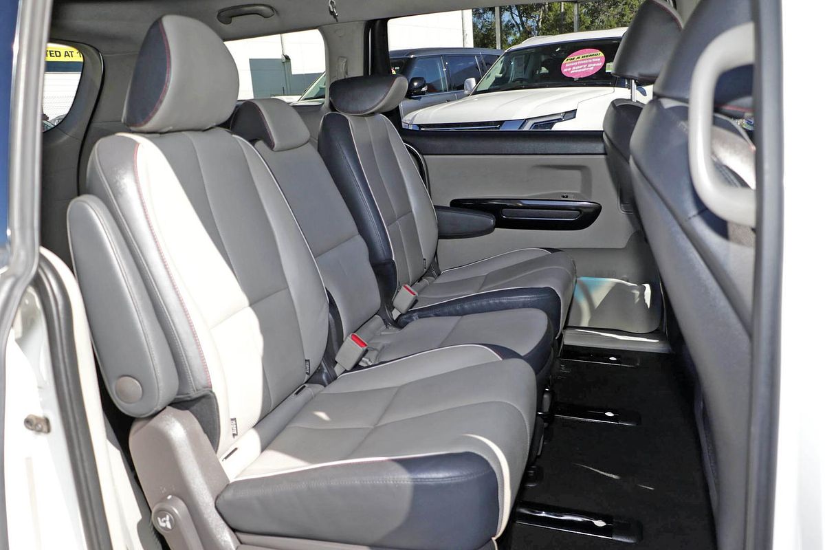 2017 Kia Carnival SLi YP