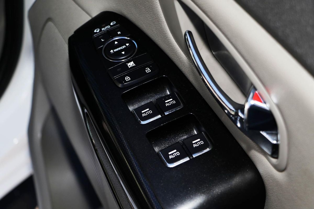 2017 Kia Carnival SLi YP