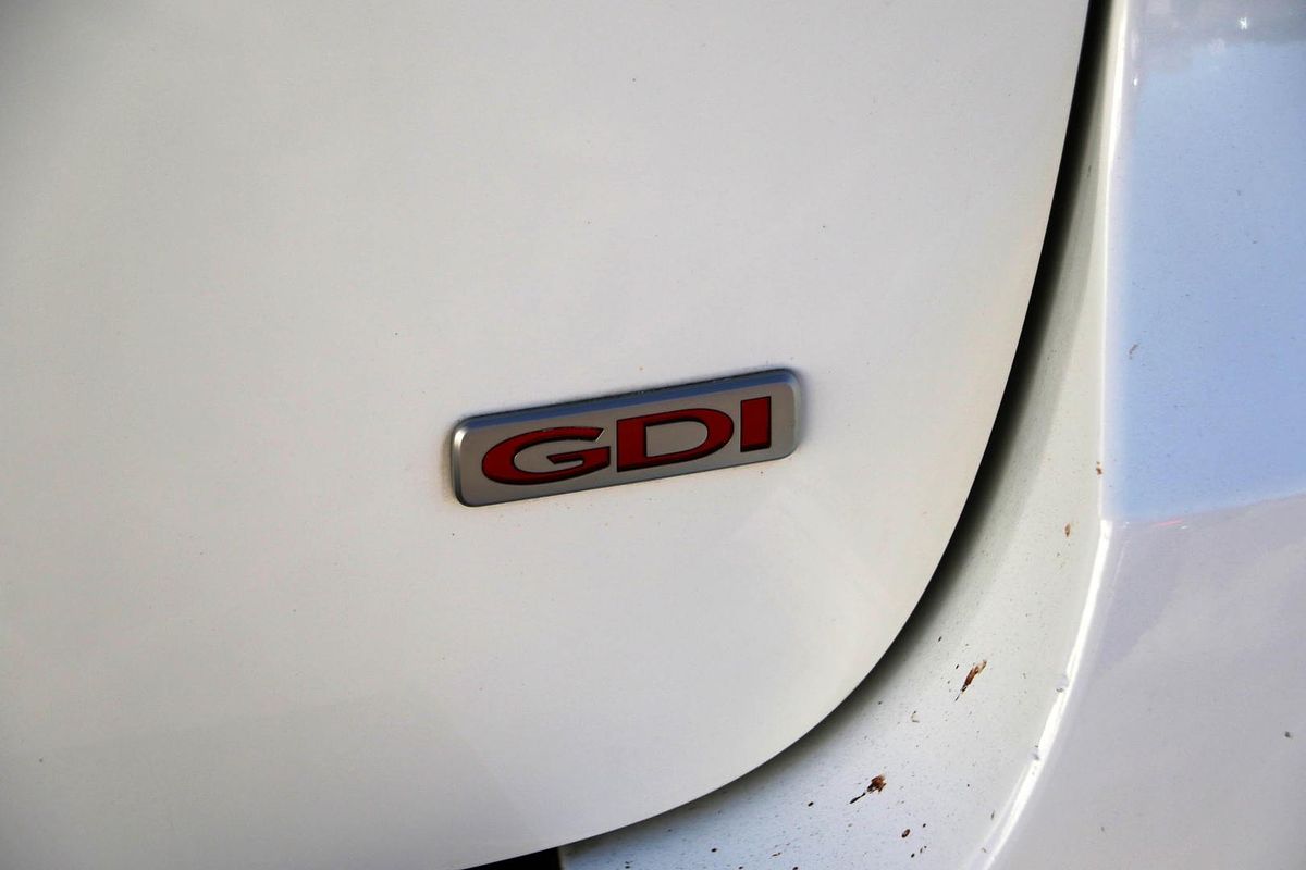2017 Kia Carnival SLi YP