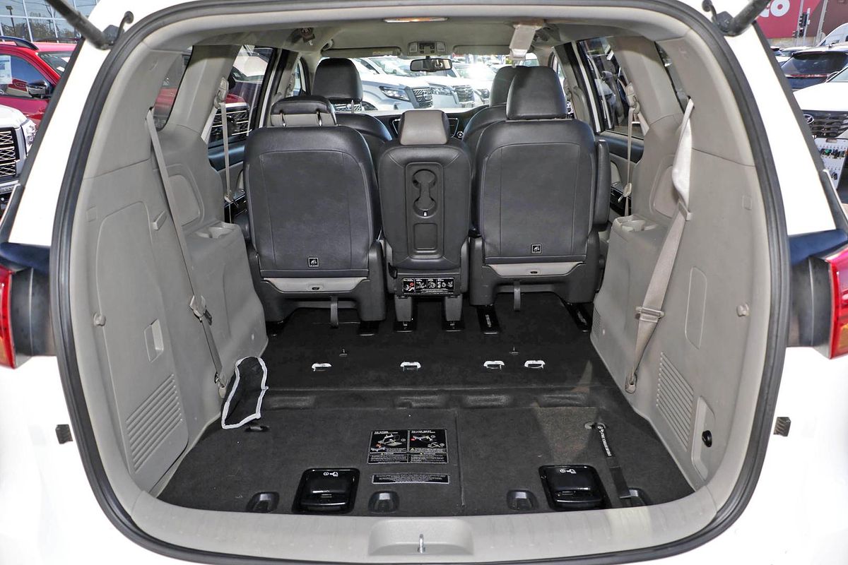 2017 Kia Carnival SLi YP