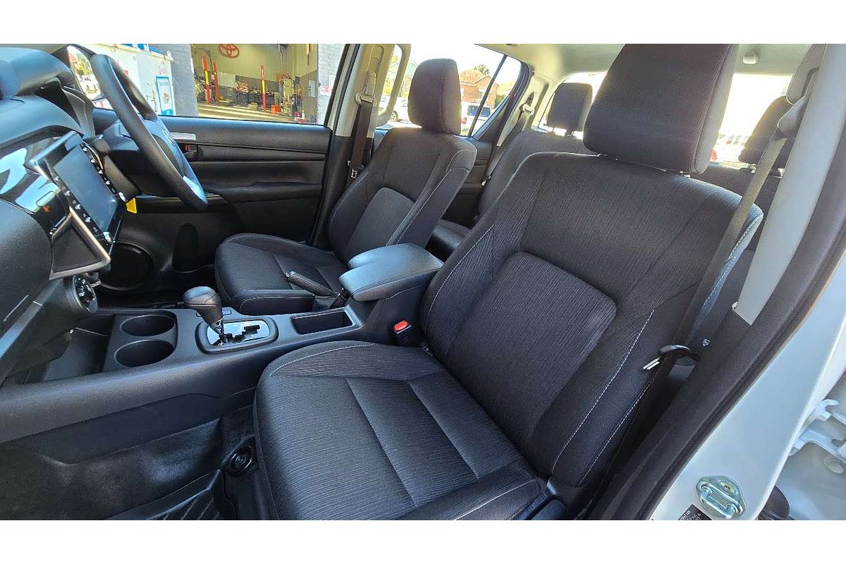 2024 Toyota Hilux SR GUN126R