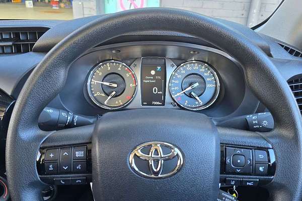 2024 Toyota Hilux SR GUN126R