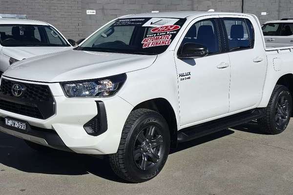 2024 Toyota Hilux SR GUN126R