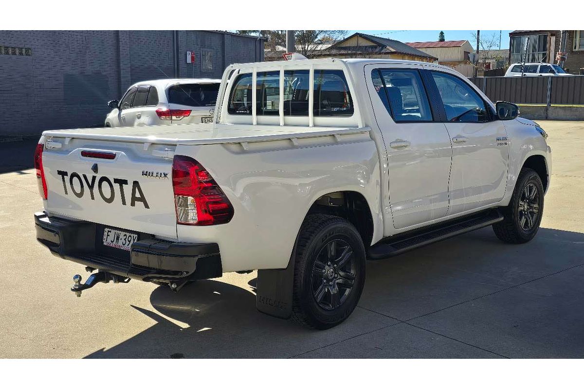 2024 Toyota Hilux SR GUN126R