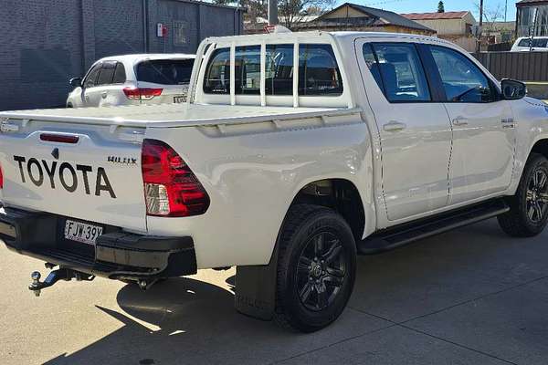 2024 Toyota Hilux SR GUN126R