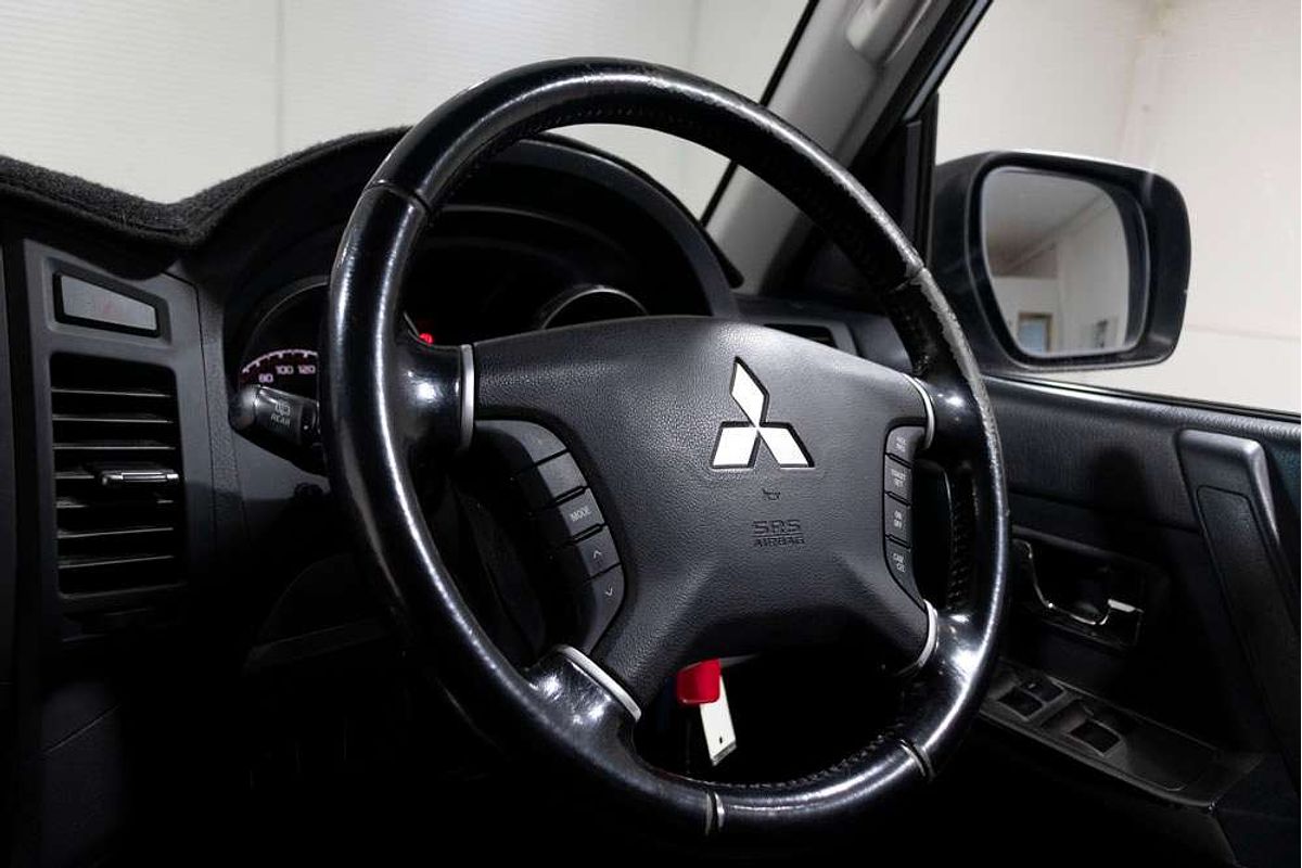 2012 Mitsubishi Pajero GLX NW