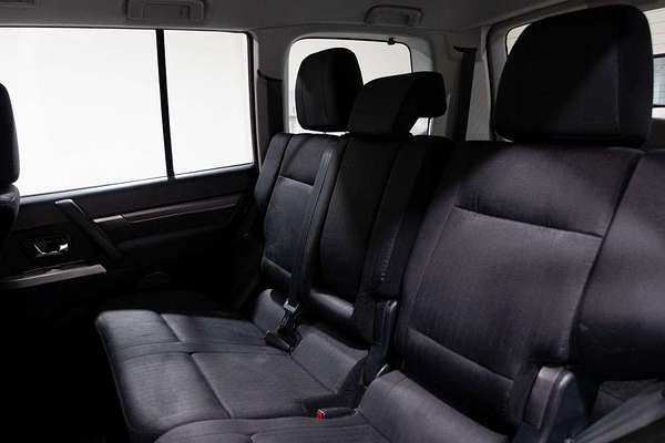 2012 Mitsubishi Pajero GLX NW