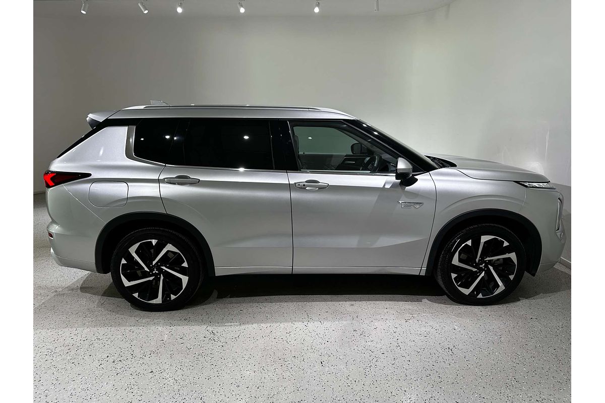 2023 Mitsubishi Outlander PHEV Exceed ZM