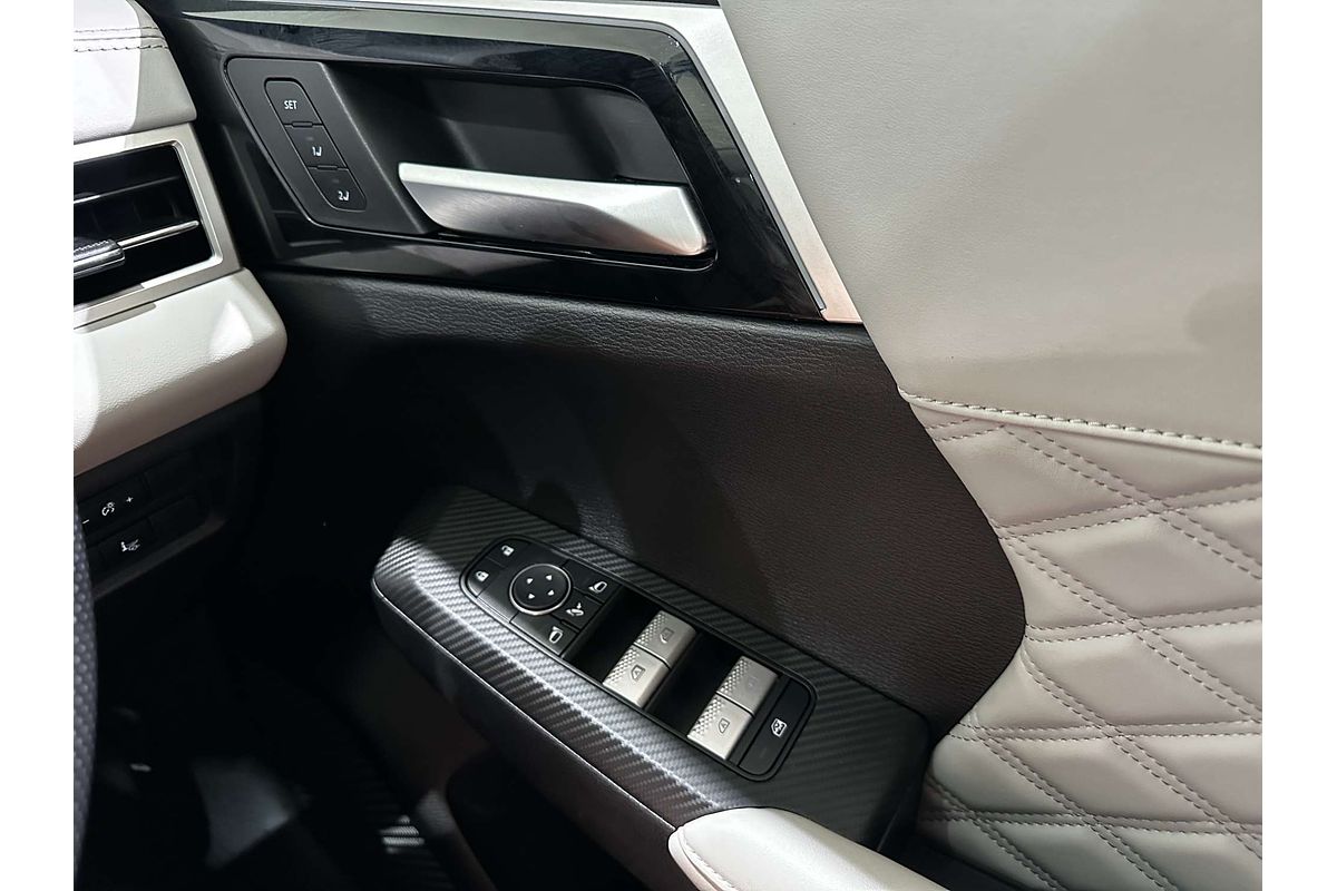 2023 Mitsubishi Outlander PHEV Exceed ZM