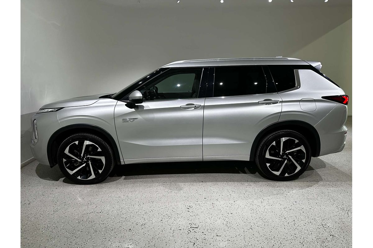 2023 Mitsubishi Outlander PHEV Exceed ZM