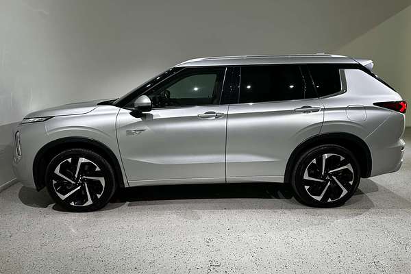 2023 Mitsubishi Outlander PHEV Exceed ZM