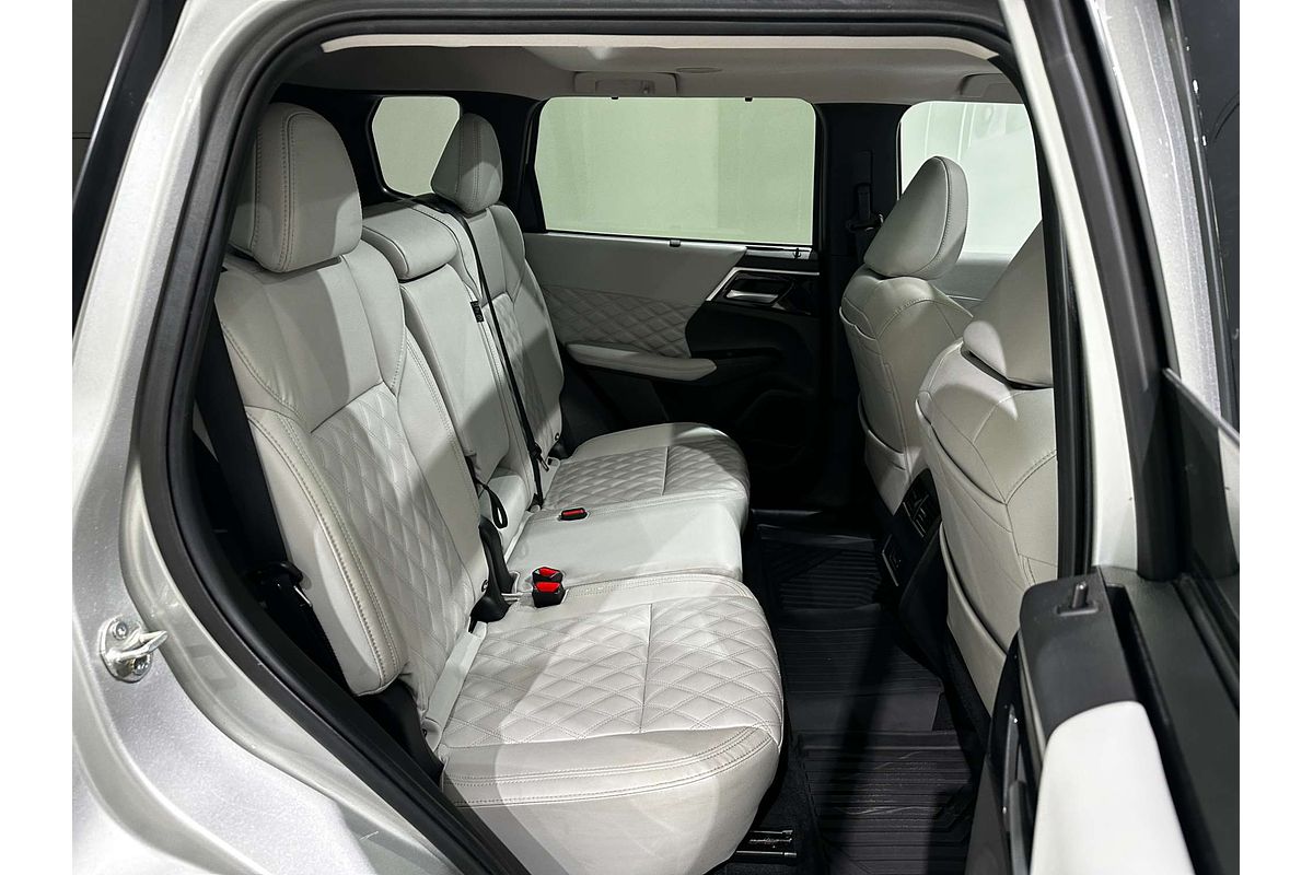 2023 Mitsubishi Outlander PHEV Exceed ZM