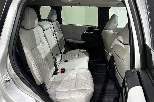 2023 Mitsubishi Outlander PHEV Exceed ZM