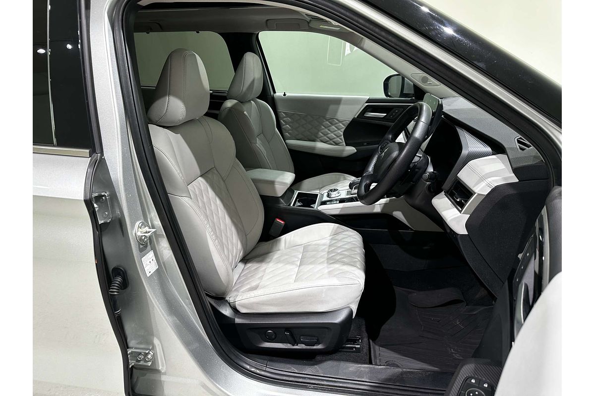 2023 Mitsubishi Outlander PHEV Exceed ZM
