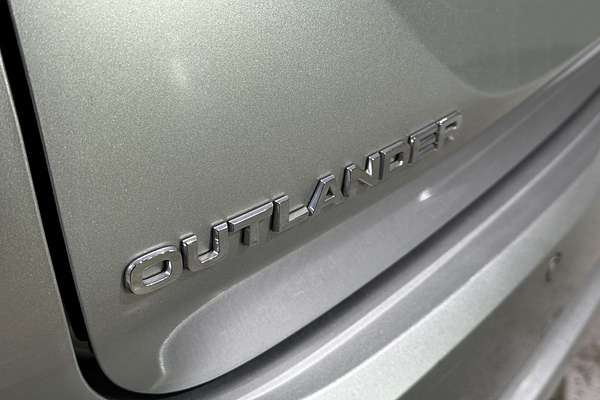 2023 Mitsubishi Outlander PHEV Exceed ZM