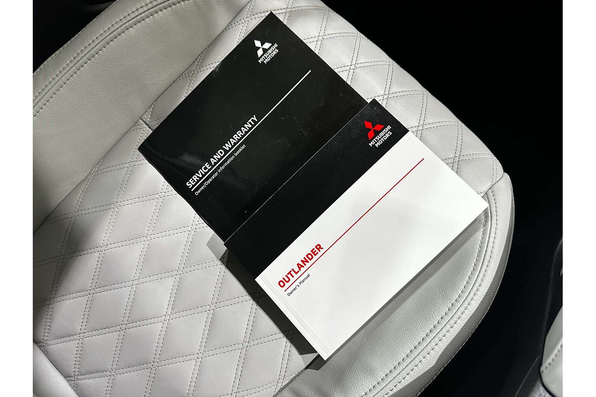2023 Mitsubishi Outlander PHEV Exceed ZM