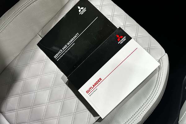 2023 Mitsubishi Outlander PHEV Exceed ZM