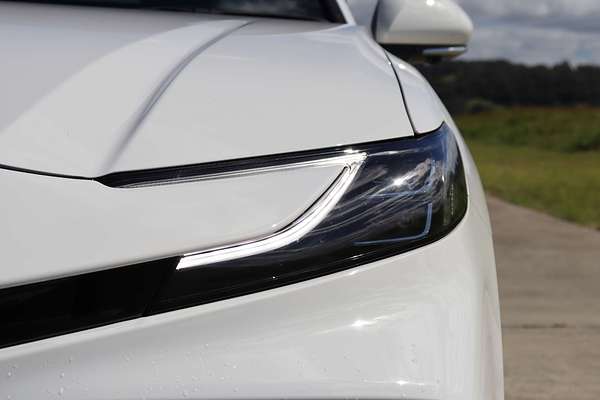 2024 Toyota Camry SL AXVH80R