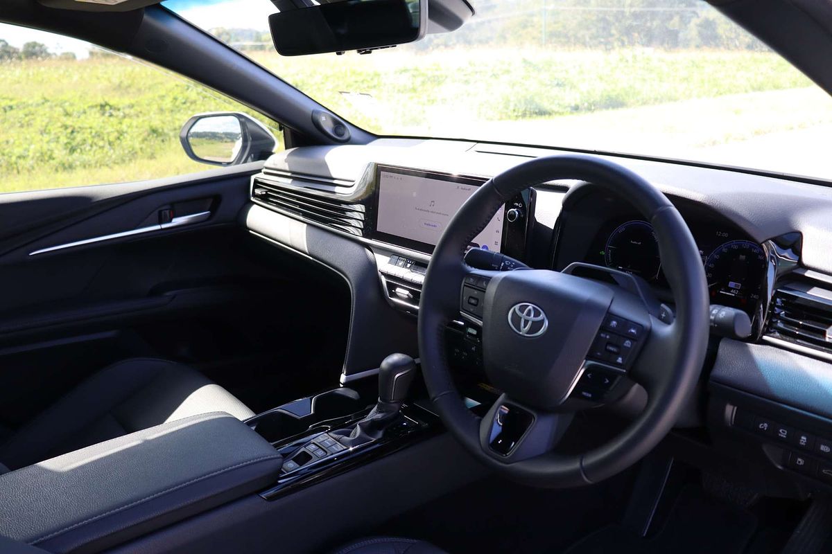 2024 Toyota Camry SL AXVH80R