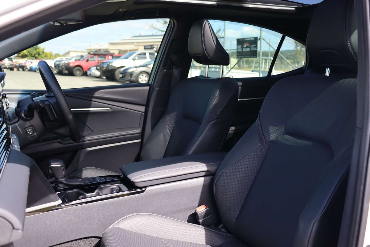 2024 Toyota Camry SL AXVH80R