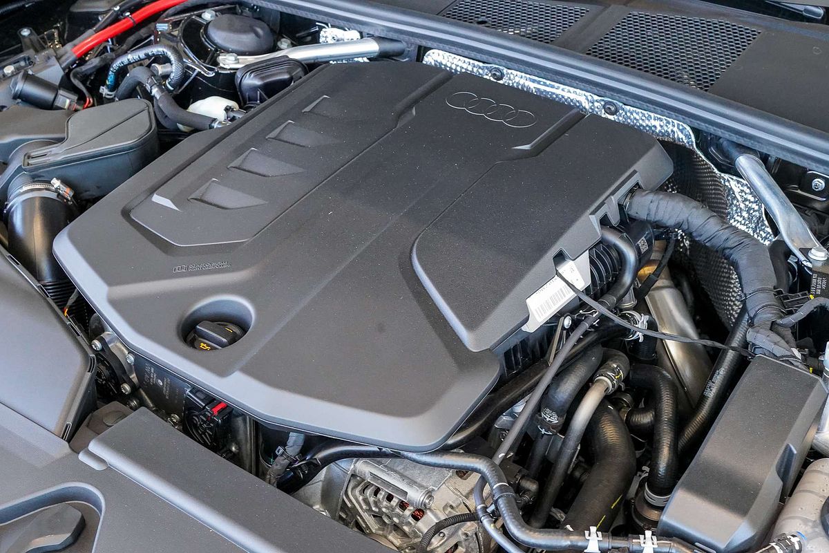 2025 Audi A5 TFSI 150kW S line B10