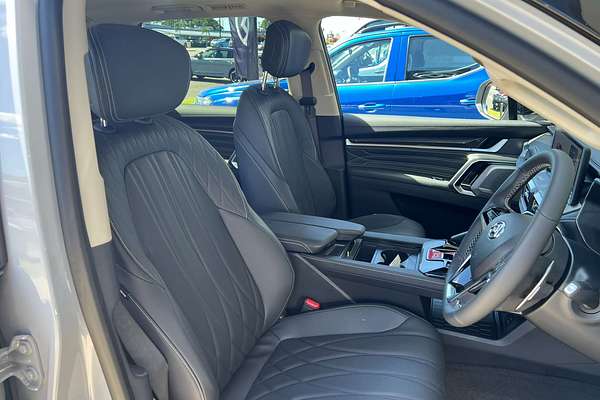 2025 LDV D90 Executive SV9A