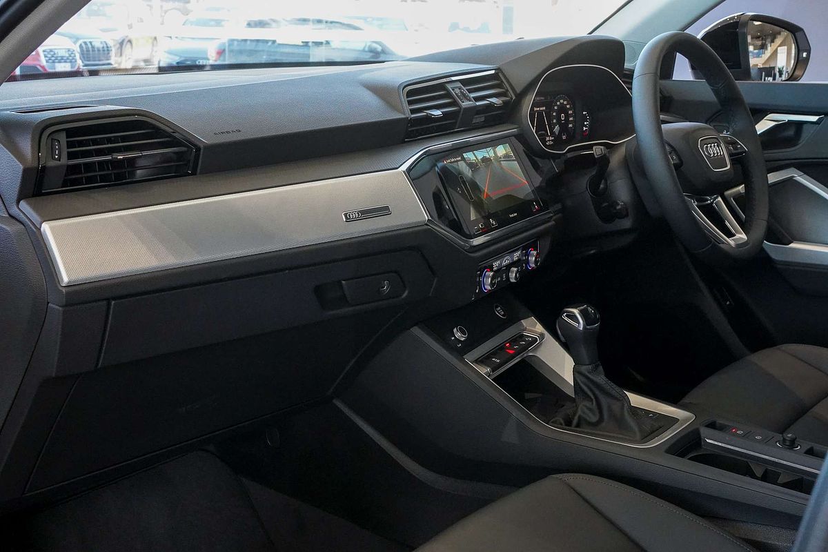 2024 Audi Q3 35 TFSI F3
