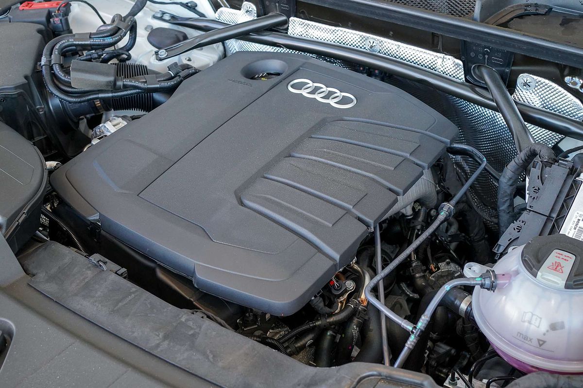 2024 Audi Q5 40 TDI Sport FY