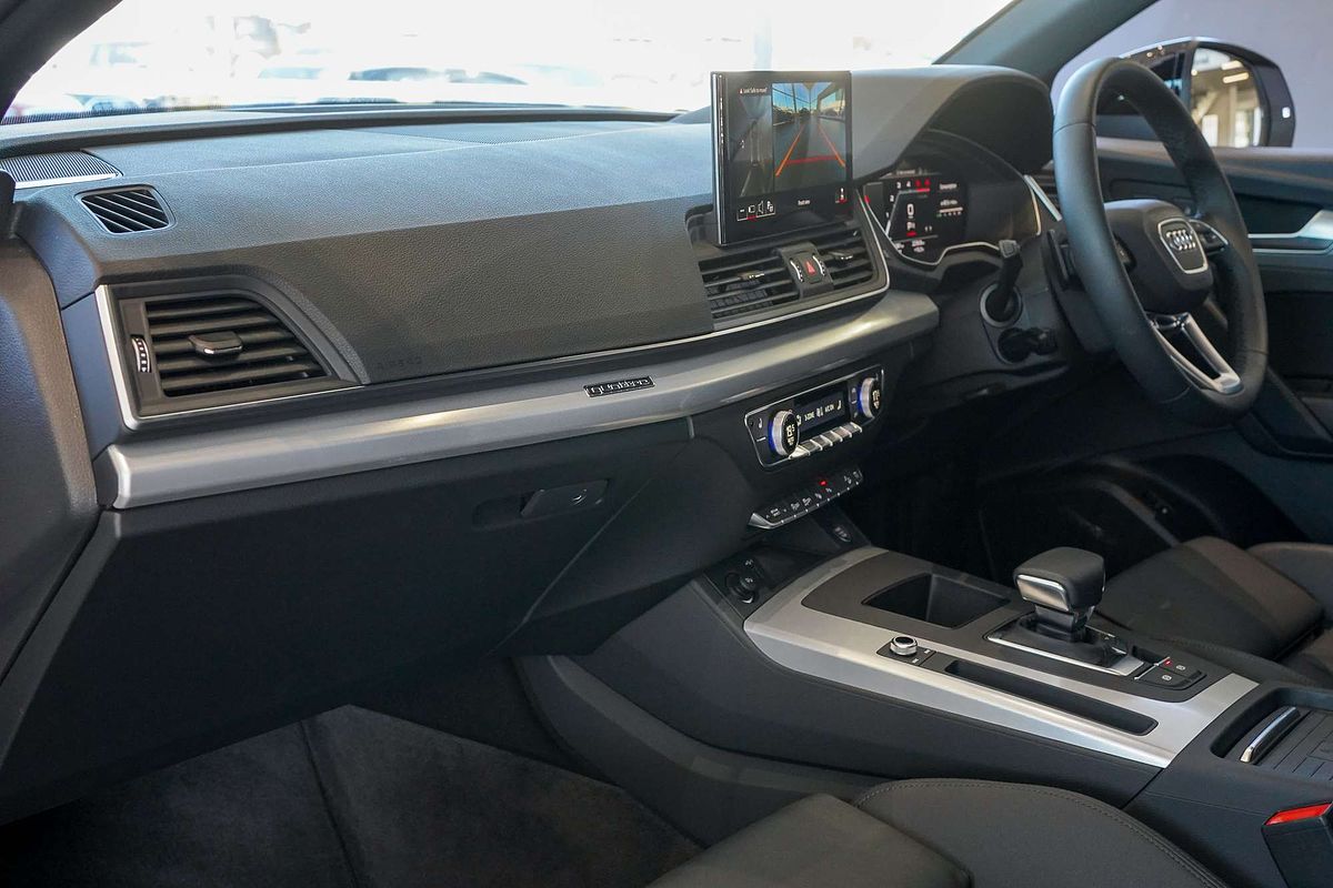 2024 Audi Q5 40 TDI Sport FY