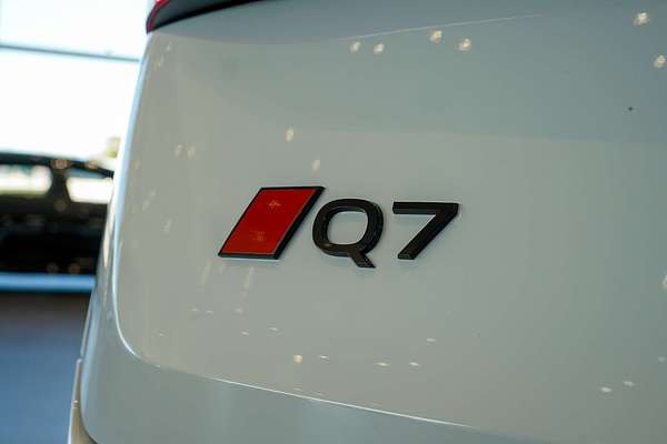 2024 Audi Q7 55 TFSI S line 4M