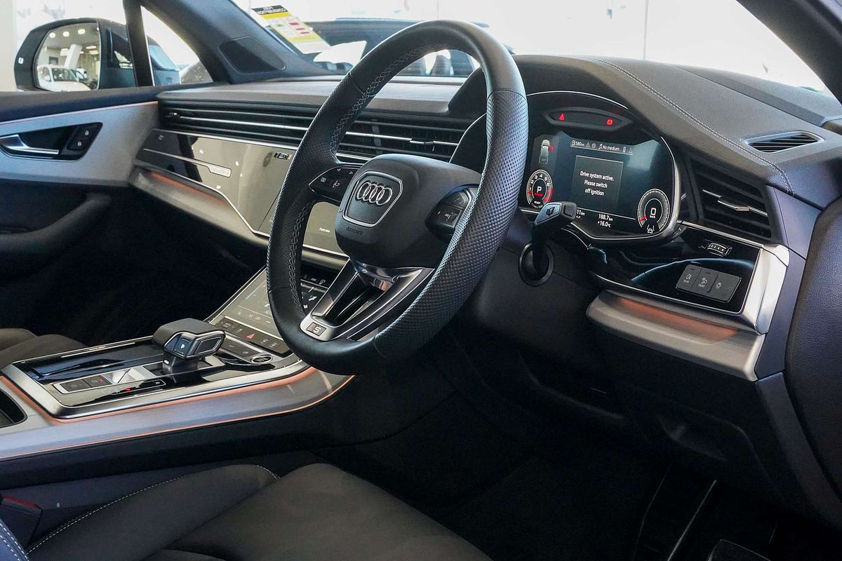 2024 Audi Q7 55 TFSI S line 4M