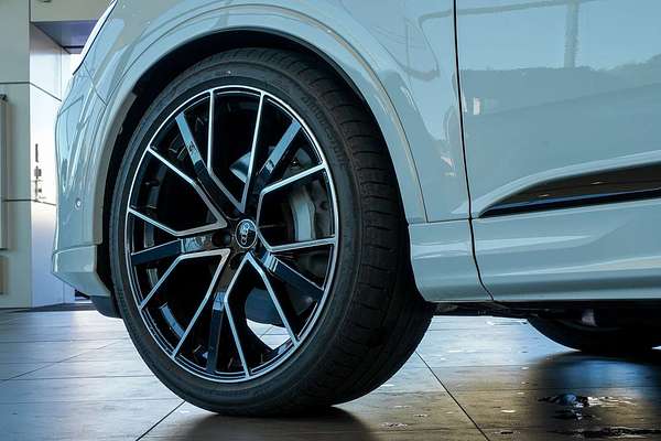 2024 Audi Q7 55 TFSI S line 4M