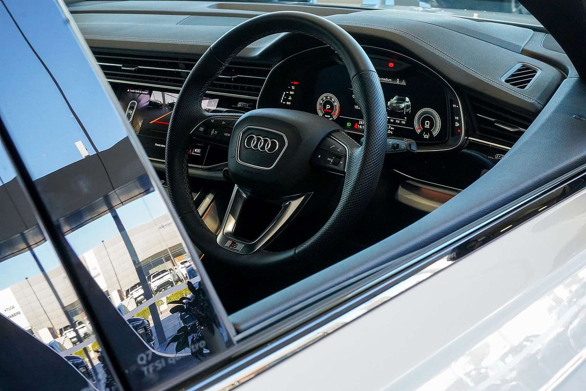 2024 Audi Q7 55 TFSI S line 4M