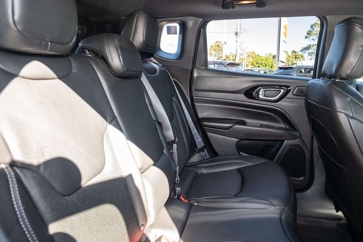 2022 Jeep Compass S-Limited M6