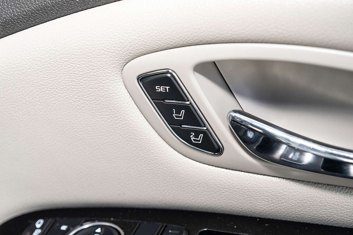 2015 Kia Carnival Platinum YP
